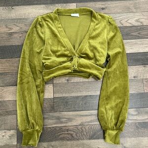 Le Lis Chartreuse Longsleeve Velvet Cropped Button Up Blouse Size XS NWOT